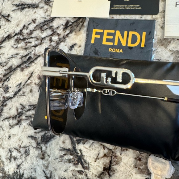 Authentic Fendi Sunglasses Brand New Never Worn! - Picture 8 of 14